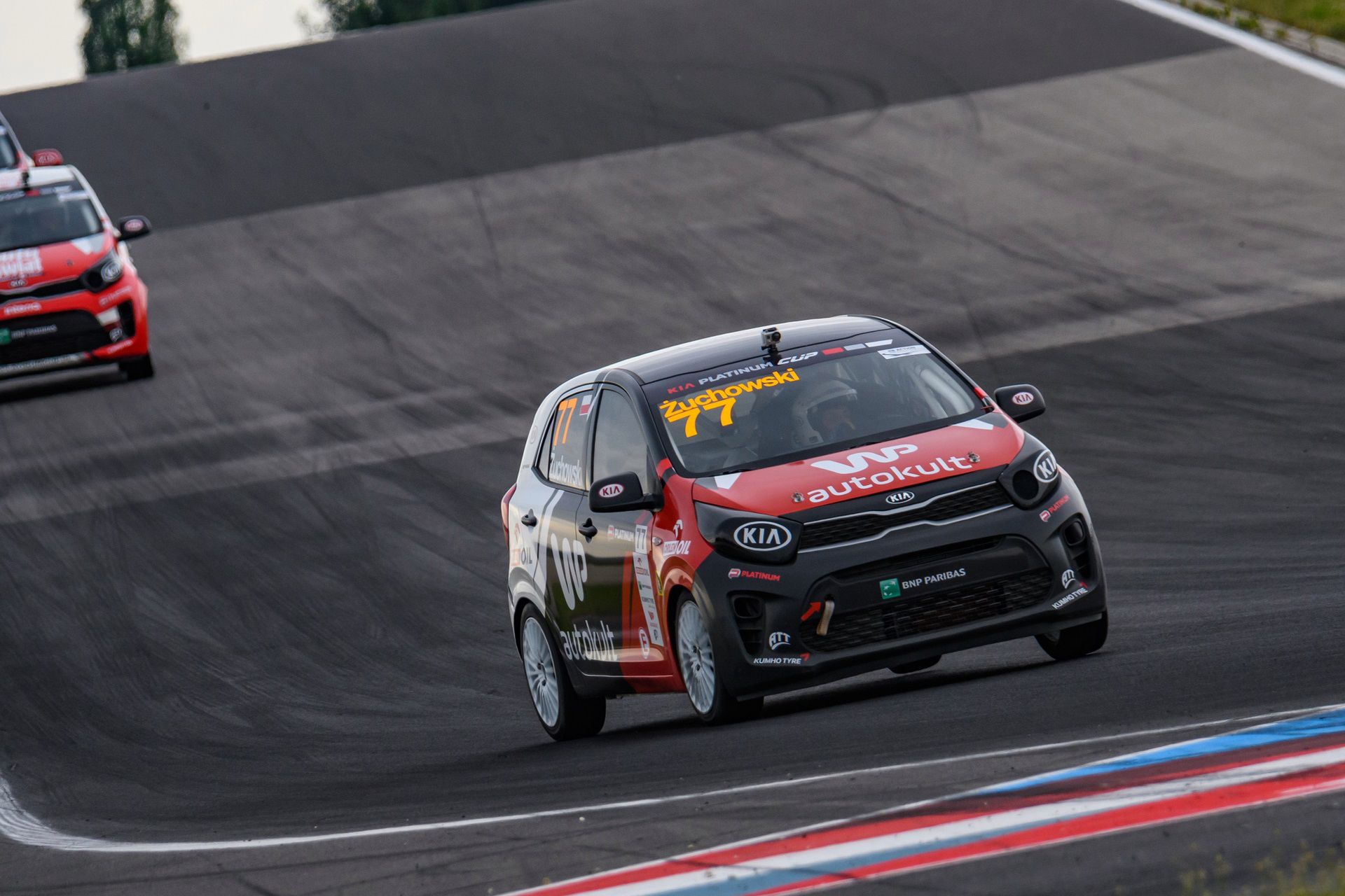 Wyścigowe Picanto dotarły już na kultową Monzę (fot. Dominik Kalamus/Kia Platinum Cup)