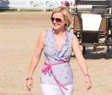 Rewia mody na urodzinach prezentera TVP1