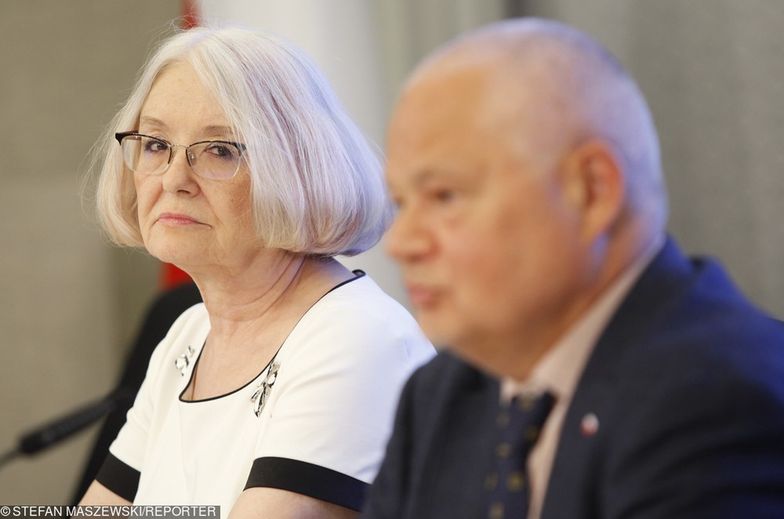 Grażyna Ancyparowicz i Adam Glapiński w czasie konferencji prasowej RPP.