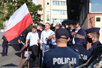 Piątka dla zwierząt w Sejmie. Reformę popiera m.in. Olga Tokarczuk. Rolnicy przeciw