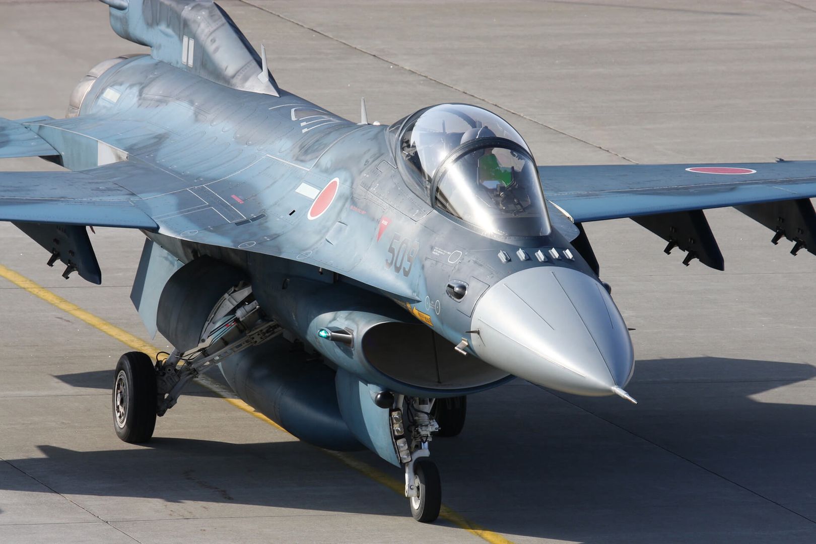 Samolot F-2