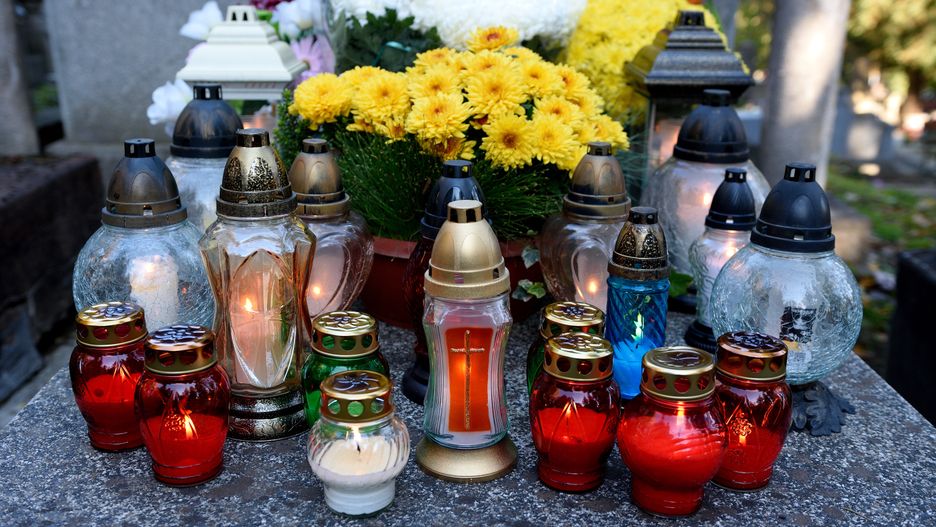 cmentarz, znicz, zmarli, bliscy, 1 listopad, 1 listopada, zaduszki, grób, pogrzeb