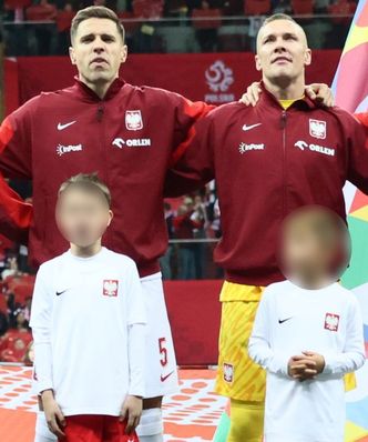 O śmierci ich ojca usłyszała cała Polska. Wyszli na mecz z Lewandowskim