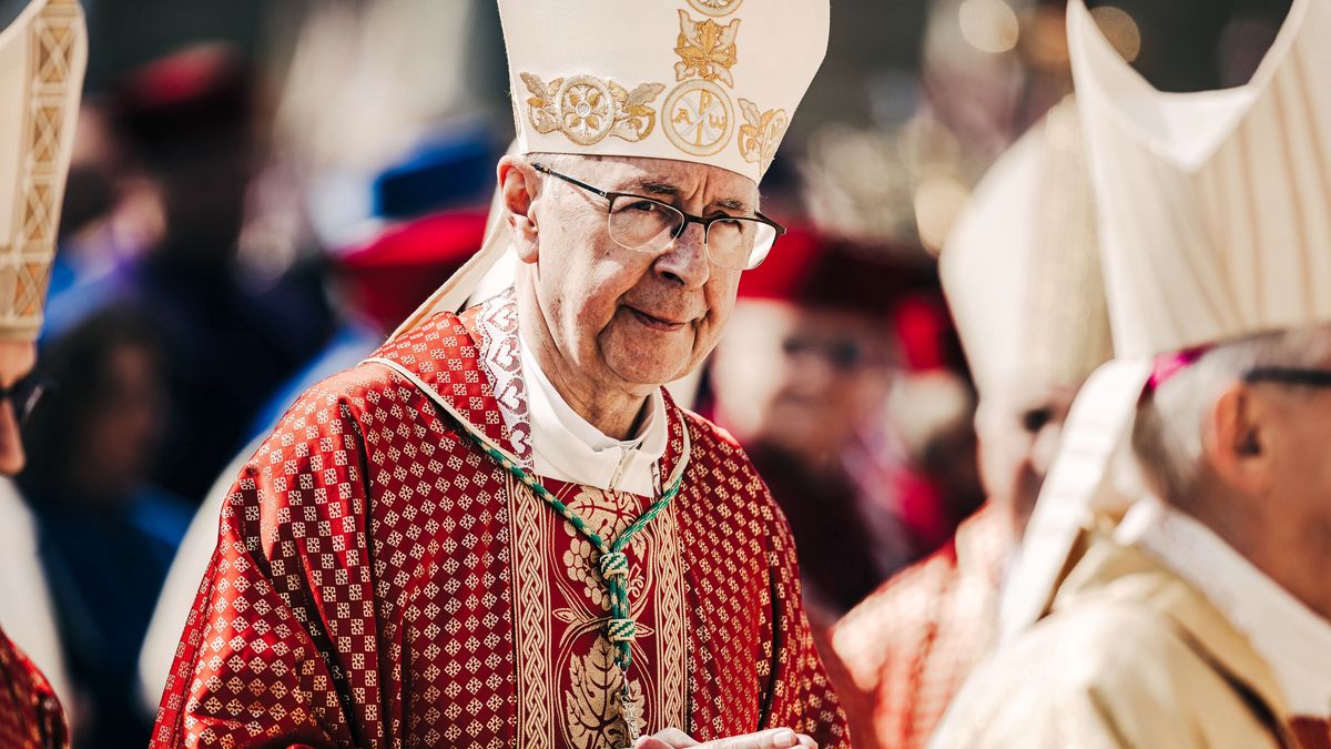 Krakow, 08.05.2022 Procesja "Na Skalke" - glowne uroczystosci sw. Stanislawa - patrona Polski na Skalce w Krakowie. Jedne z najwiekszych dorocznych procesji w kosciele Katolickim w Polsce z licznym udzialem przedstawicieli Episkopatu Polski. Uroczystosciom przewodniczyl abp Jan Romeo Pawlowski, n/z abp Stanislaw Gadecki.