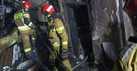 Tragiczny nocny pożar w Lublinie. Ratownicy odstąpili od czynności ratowniczych z uwagi na rozległe obrażenia