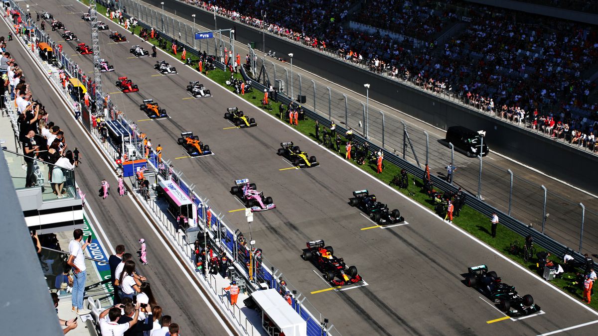 start do wyścigu F1 