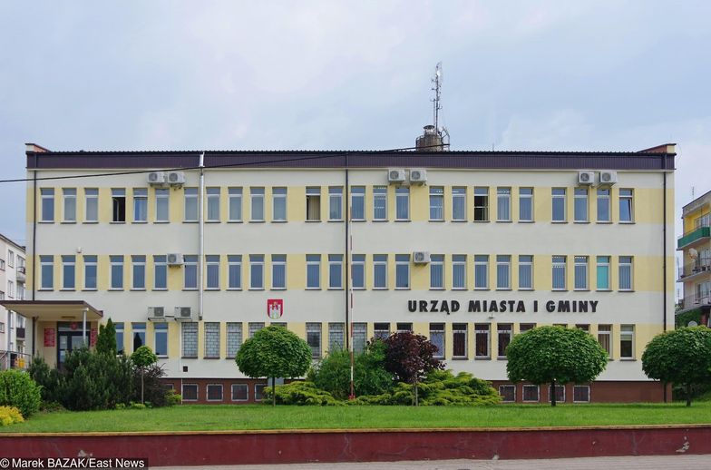 W Polsce na koniec ubiegłego roku było 2478 gmin. Mniejszych, większych, bogatych i biednych. Postanowiliśmy ustalić, jak wygląda w liczbach statystyczny polski samorząd.