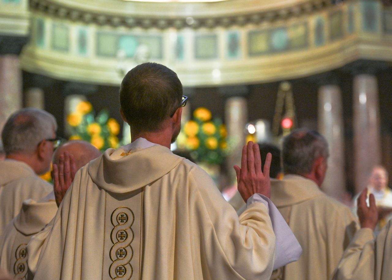 Jezuici oskarżeni o molestowanie. Jest komunikat zakonu