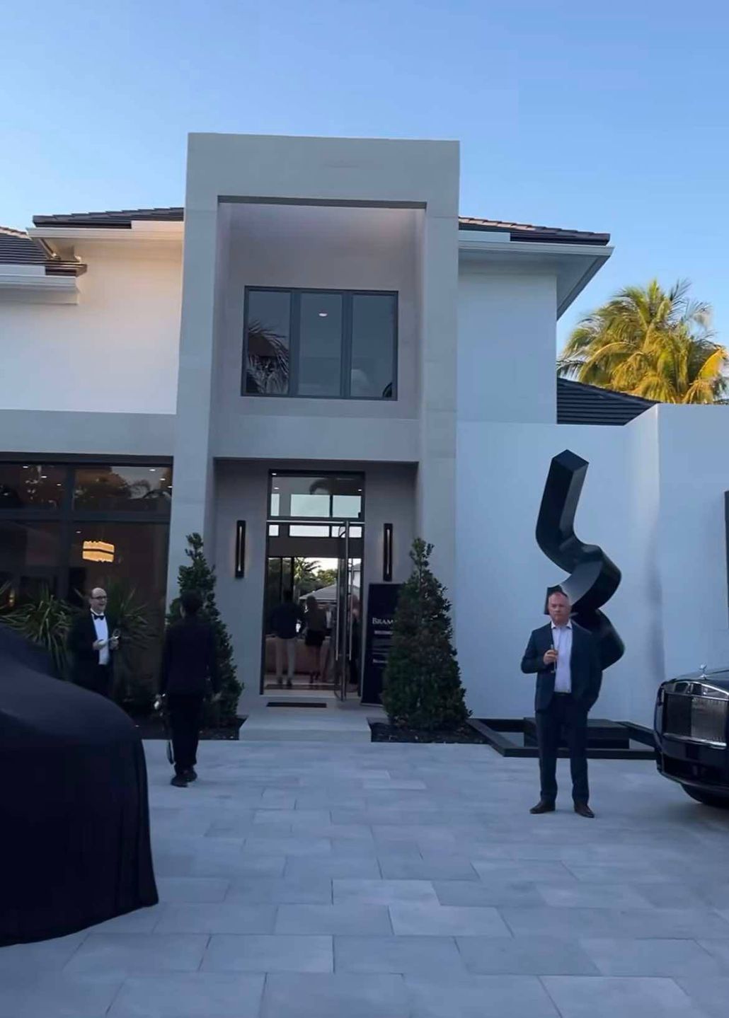 Caroline Derpienski bryluje na imprezie Rolls Royce w Palm Beach