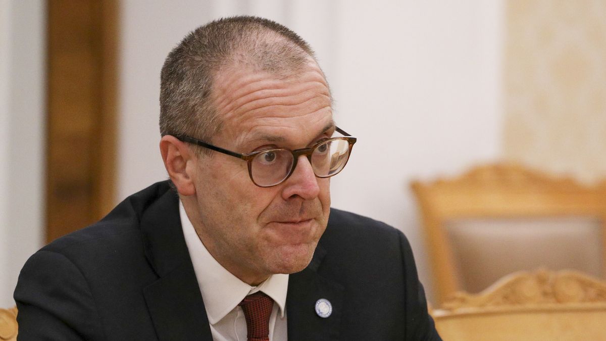 Dyrektor WHO na Europę Hans Kluge wyraził głębokie zaniepokojenie rosnącą liczbą infekcji COVID-19