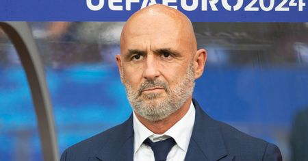 Kibic napisał, że miał tylko trzy garnitury. Mistrzowska odpowiedź