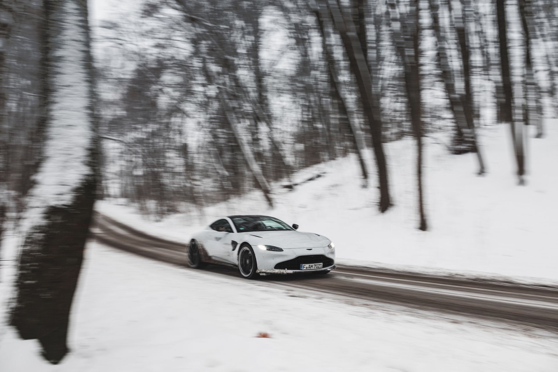 Aston Martin Vantage (2022)