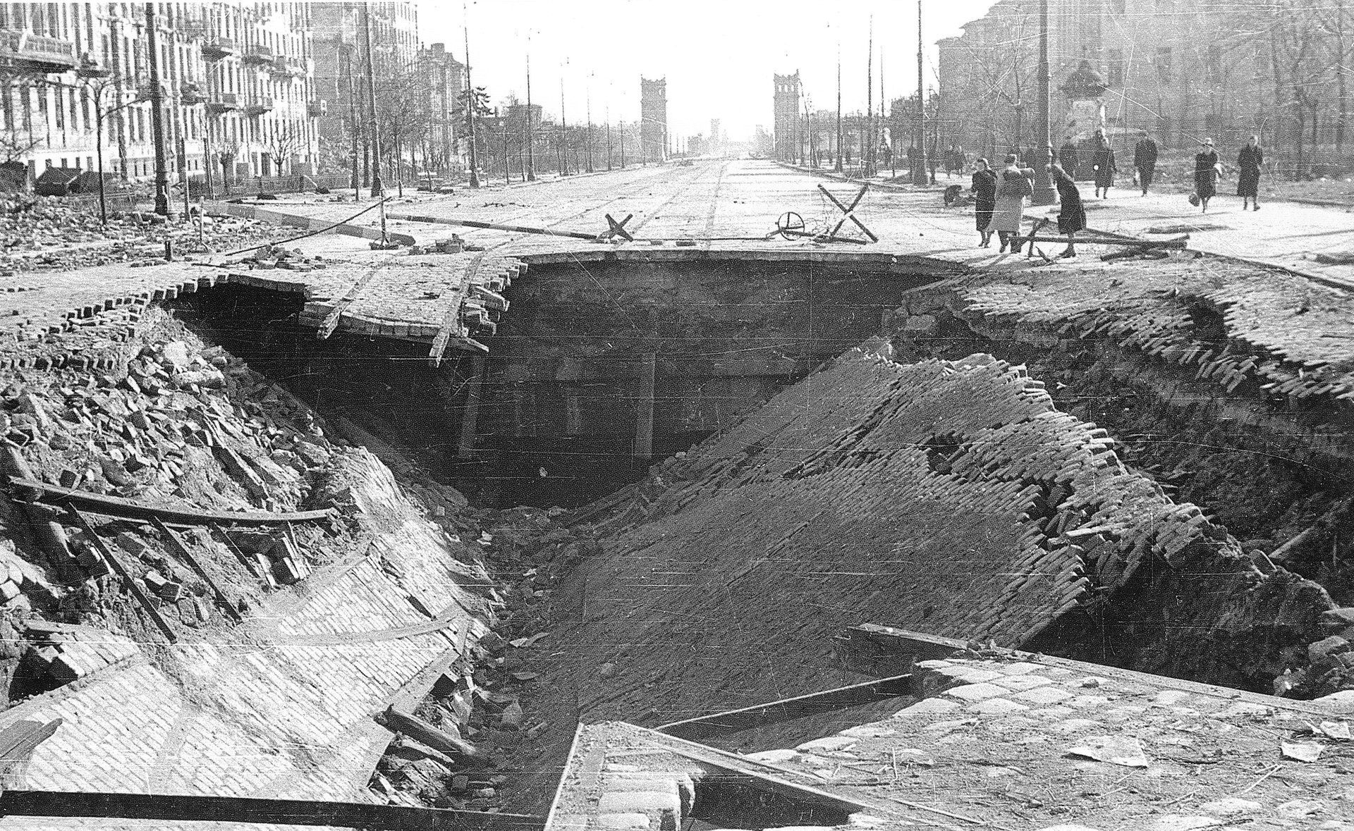Wysadzony w powietrze tunel średnicowy pod Alejami Jerozolimskimi