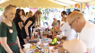 Piknik Wolności i Praw Obywatelskich pod Nowohuckim Centrum Kultury. Mieszkańcy Krakowa wspólnie świętują. Moc atrakcji!