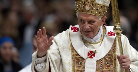 Benedykt XVI podziękował wiernym w czasie modlitwy Anioł Pański