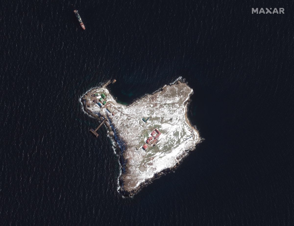 Walki na Wyspie Węży. Ukraińcy zaatakowali rosyjskie pozycje. Na zdjęciu satelitarnym Wyspa Węży w marcu 