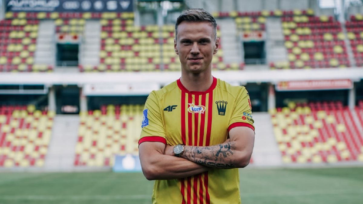 Materiały prasowe / Korona Kielce / Na zdjęciu: Bartłomiej Smolarczyk został nowym piłkarzem Korony Kielce