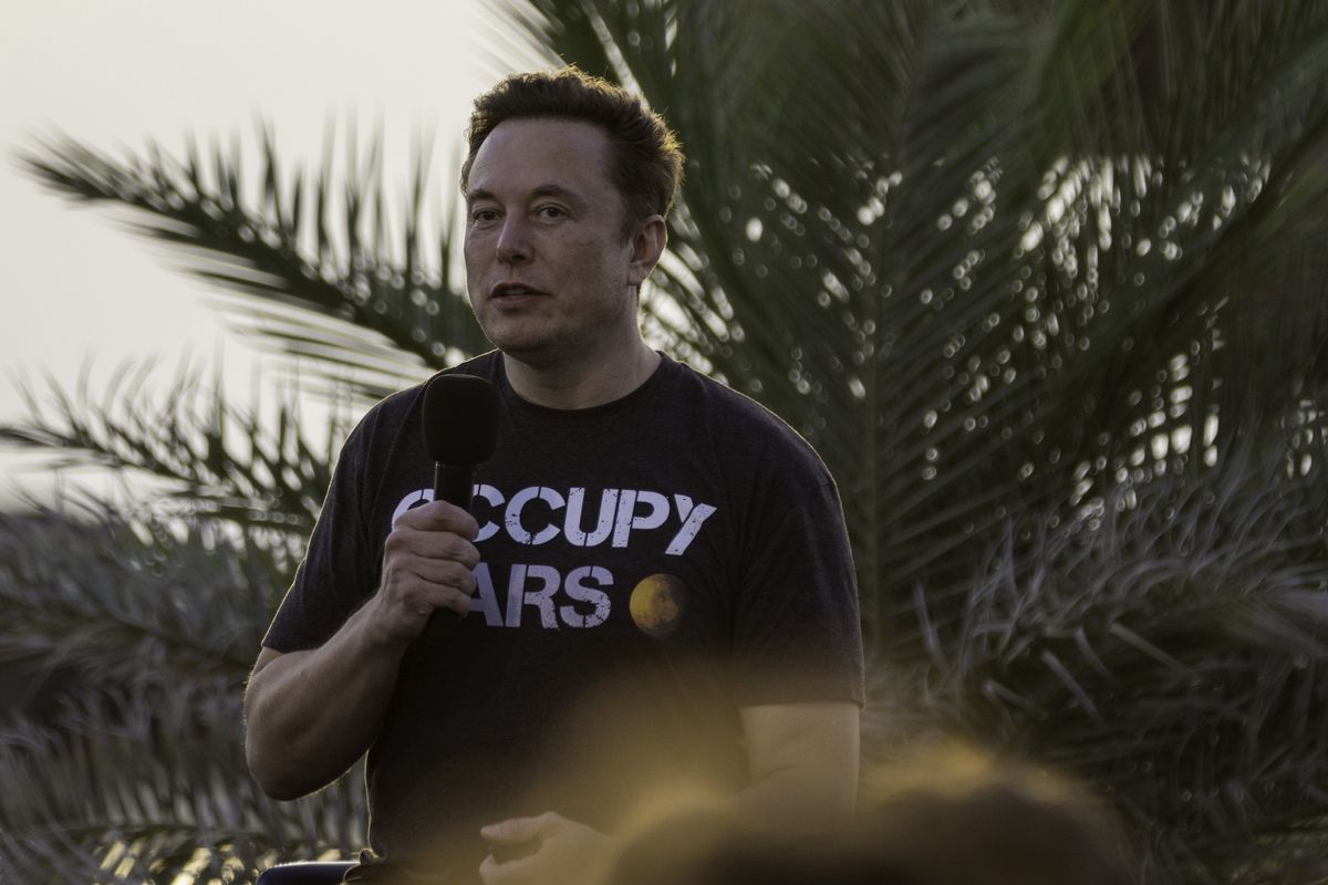 Elon Musk zmienia zdanie. Chodzi o wsparcie dla Ukrainy