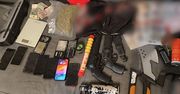 Kraków: Policja weszła do mieszkania zaskoczonych pseudokibiców. Kolejne zatrzymania do sprawy brutalnej bójki