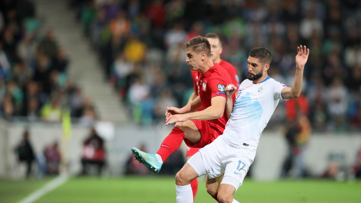 PAP / Leszek Szymański / Na zdjęciu: Krzysztof Piątek (z lewej) i Miha Mevlja (z prawej)