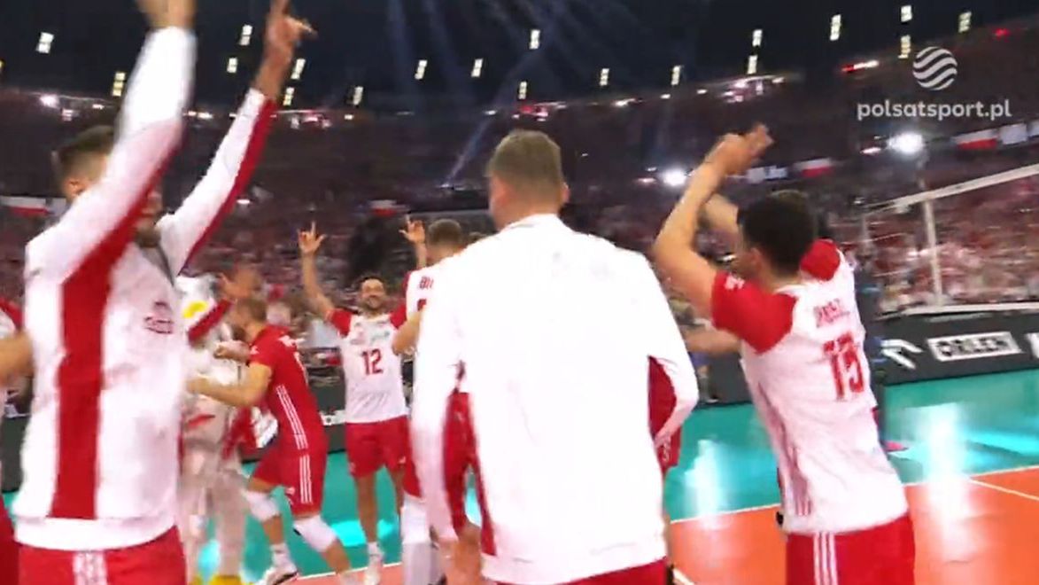 Radość Polaków po zwycięstwie z Brazylią w półfinale MŚ siatkarzy
