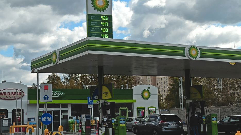Koronawirus w Polsce. Ceny paliwa na stacjach są najniższe od lat.