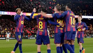 Barcelona musi mieć się na baczności. Tego piłkarza chcą londyńskie kluby