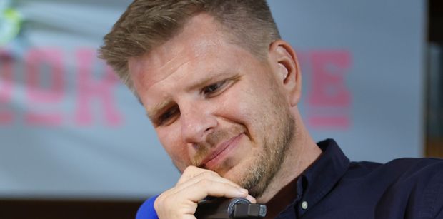 TYLKO NA PUDELKU: Chajzer NIE ZAPŁACIŁ za przekład książki na angielski? Tłumacz atakuje, a celebryta wyjaśnia: "Próbka nie była zadowalająca"