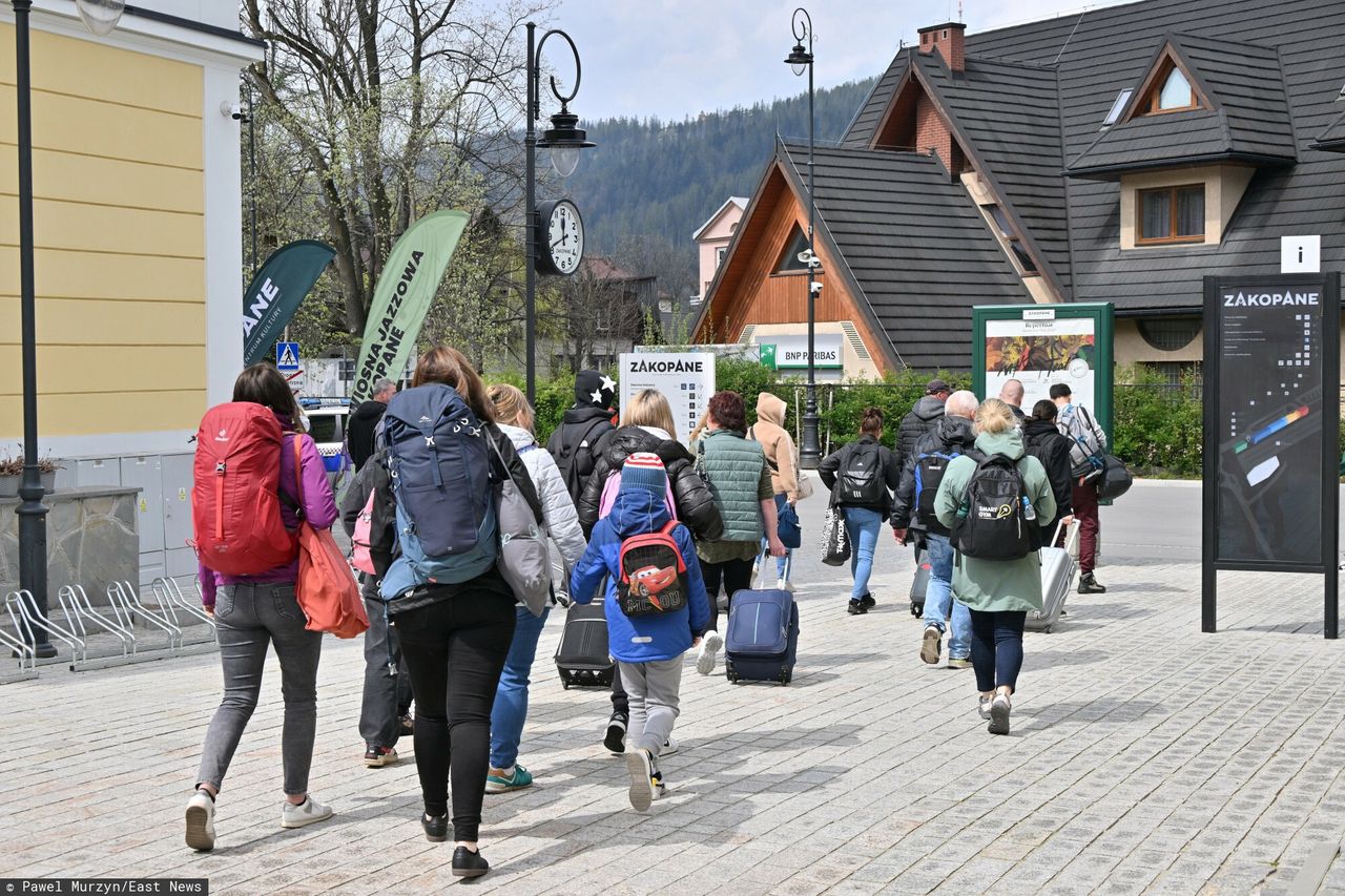 Arabowie w Zakopanem zbierają mandaty. "Nasze zakazy, a nie ich"