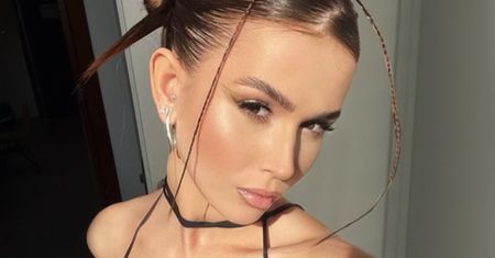 Roksana Węgiel pozuje w bikini, a internautka ubolewa: "Przykro patrzeć. Tym bardziej że mówiła O WIERZE". Widzicie związek?