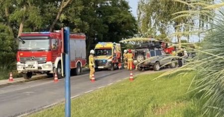 Zjeżdżała rowerem z górki. Wjechała prosto w autobus