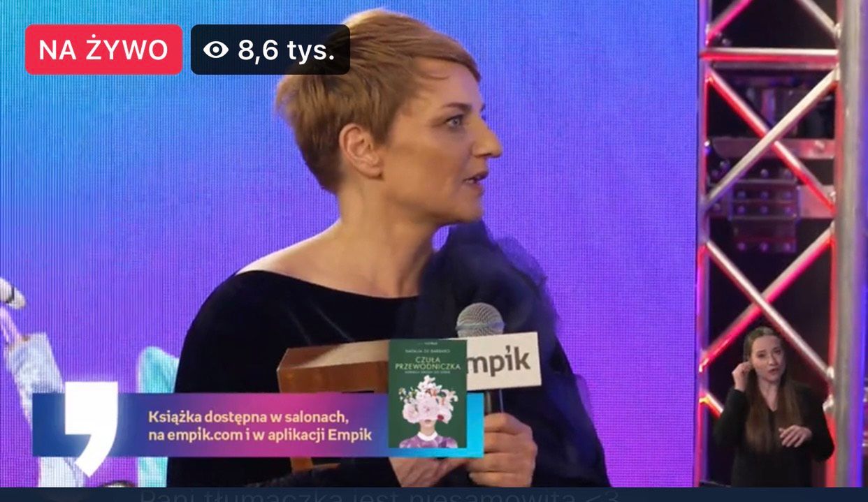 Tłumaczka języka migowego - Bestsellery Empiku 2021