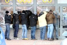 Tak paparazzi walczą o zdjęcie