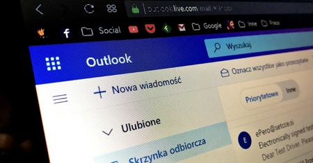 W nowym Outlooku w przeglądarce maile odczyta tylko nadawca i odbiorca
