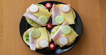 Posmaruj kanapkę "masłem bogów", a efekt cię zaskoczy. Kilogramy polecą w dół