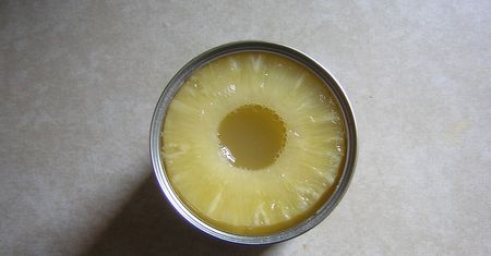 Ananas w puszce w ciężkim syropie (owoc i płyn)