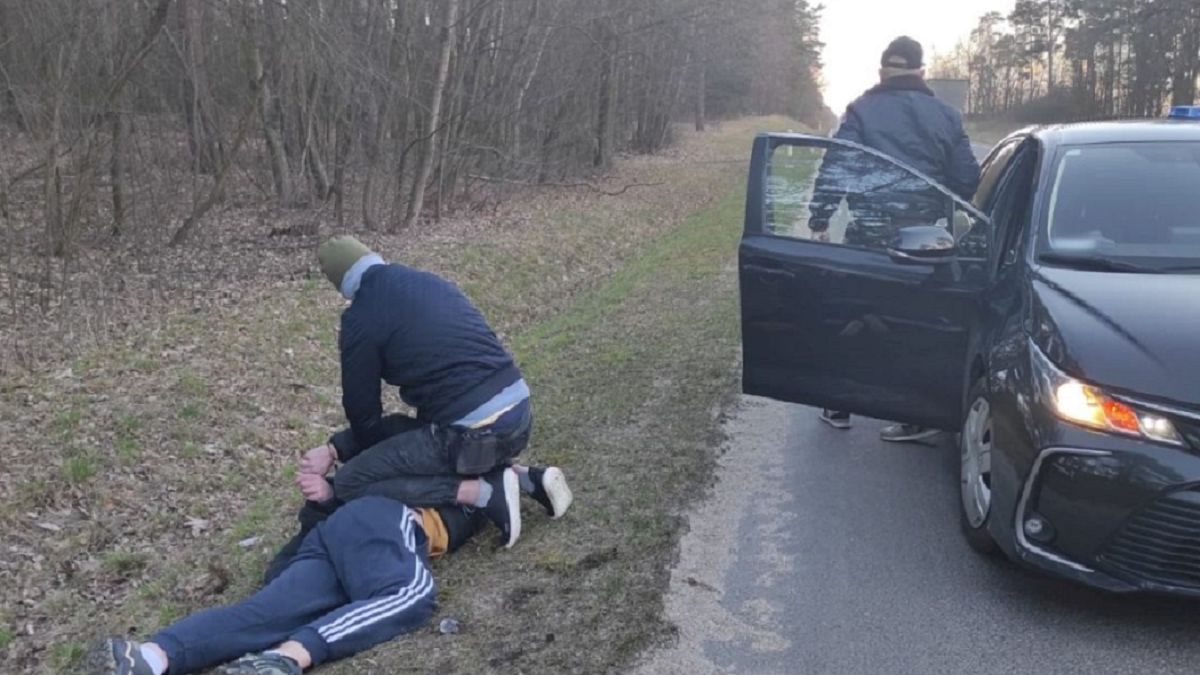 Policja zatrzymała przestępcę, który zaatakował bagnetem.