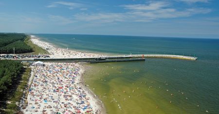 Łeba. Makabryczne odkrycie na plaży. Ustalają dane kobiety