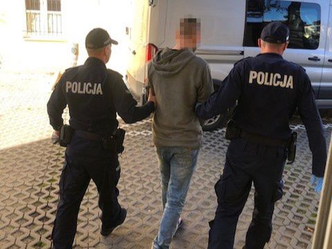 Ciechanów: Zarzut usiłowania zabójstwa po ataku nożem w mieszkaniu