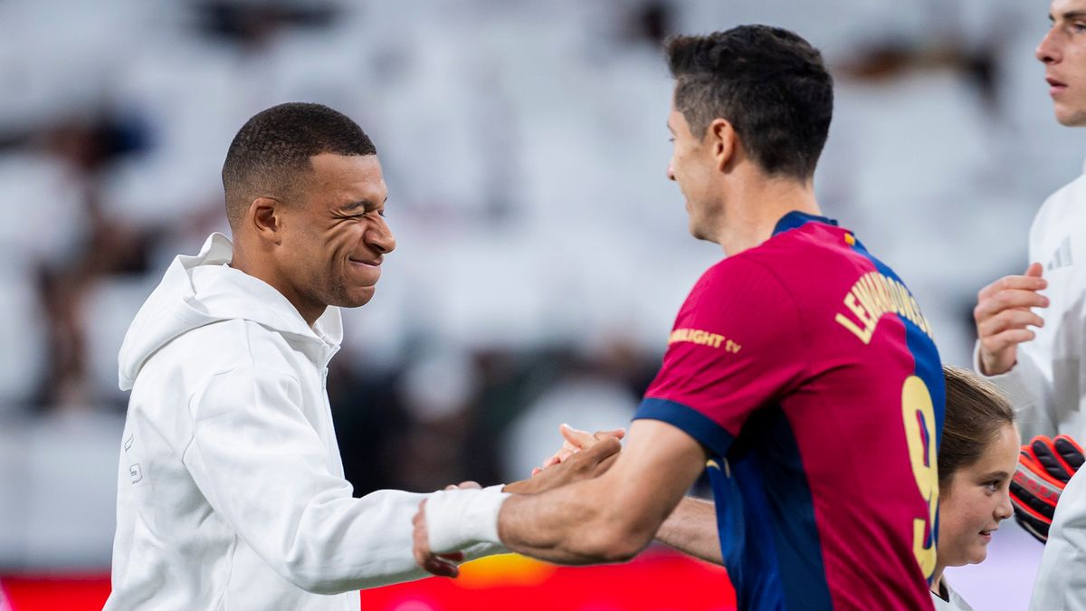 Getty Images / Alberto Gardin/NurPhoto / Na zdjęciu: Kylian Mbappe i Robert Lewandowski