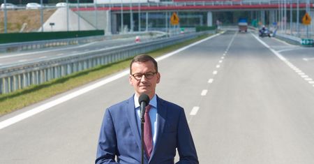 Poprzednicy Morawieckiego nie budowali dróg? Po słowach premiera sprawdzamy stan sieci dróg