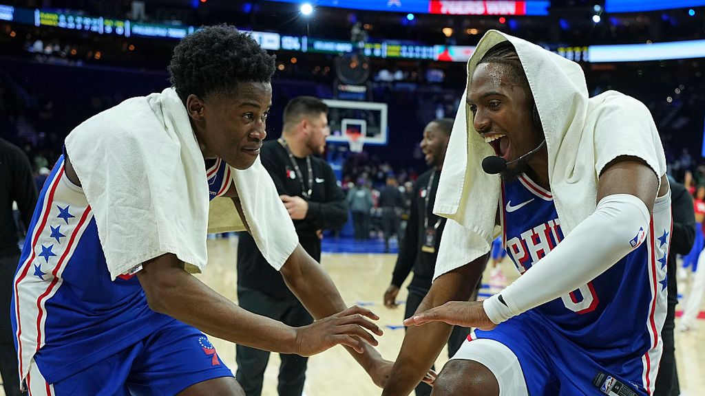 Getty Images / Mitchell Leff / Zadowoleni zawodnicy Philadelphia 76ers