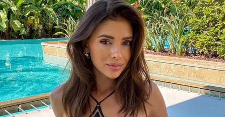Klaudia Halejcio pozuje w mocno wyciętym bikini i dodaje: "Zablokowałam konto Oskara na to zdjęcie"