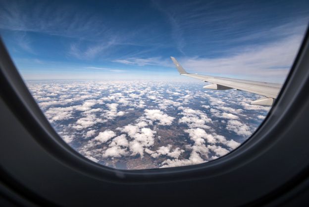 Okno samolotu lecącego z Gdańska wypadło na pasażera podczas lądowania w Londynie