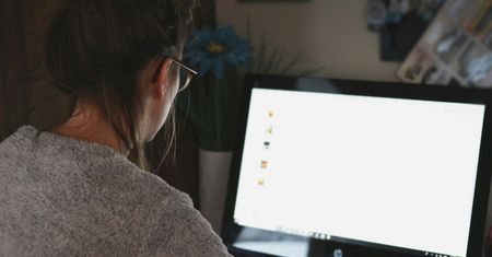 Nasze babki lepiej radziły sobie ze stresem? Ekspert mówi, co się zmieniło i co z tym zrobić
