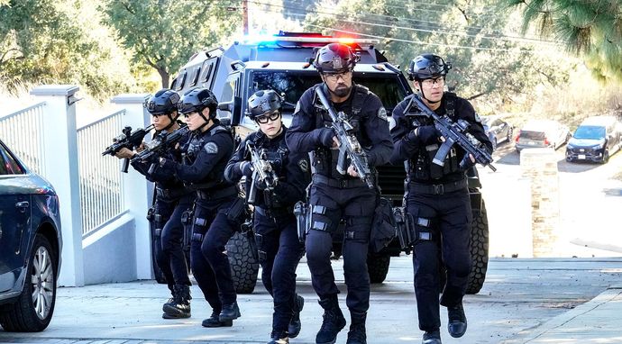 S.W.A.T. 8
