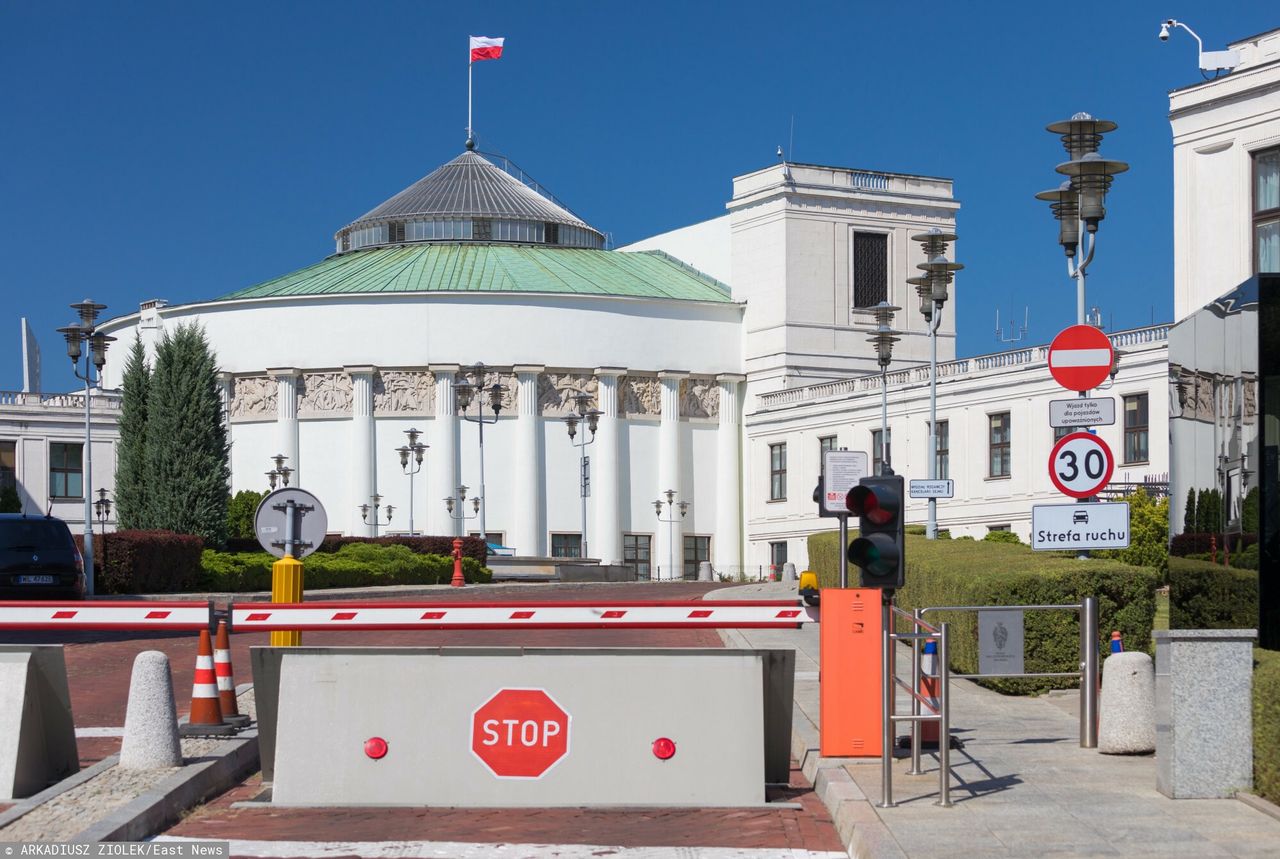 Sejm - wjazd od ul. Górnośląskiej