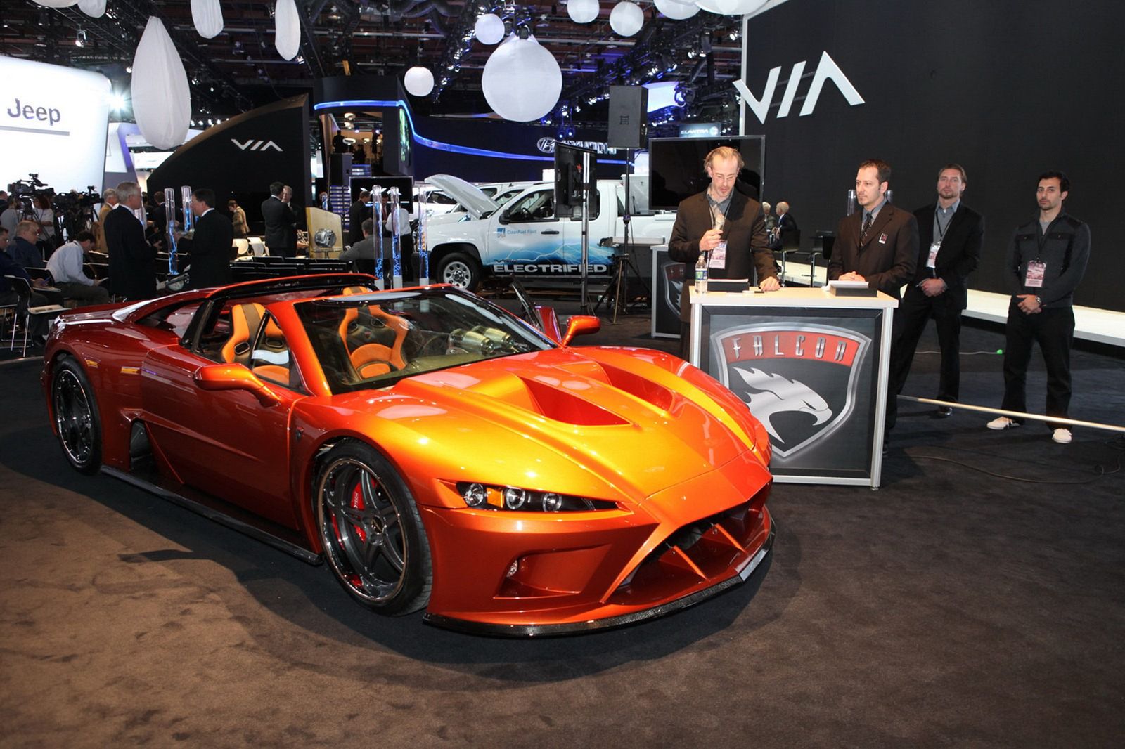 Falcon F7