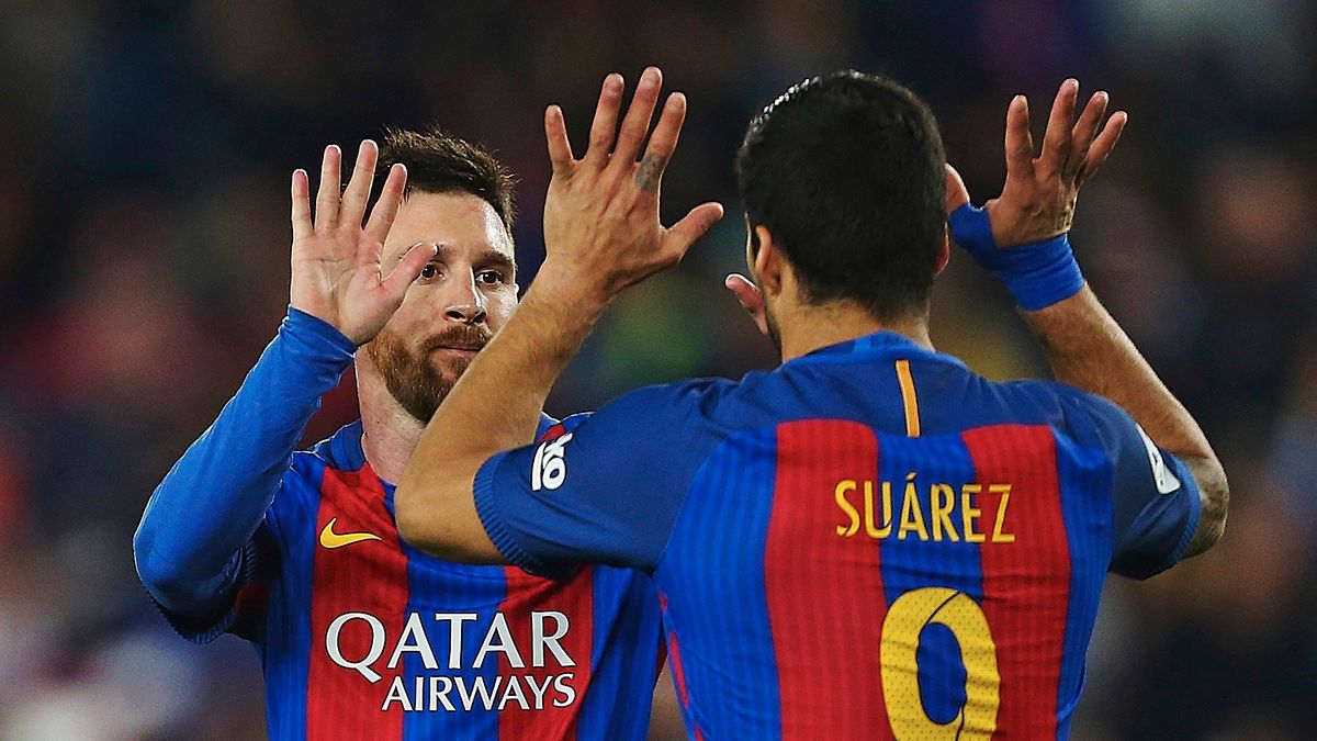 PAP/EPA / Alejandro Garcia / Na zdjęciu: Lionel Messi i Luis Suarez