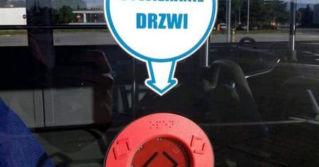 Wrocławska komunikacja. Znów samoobsługowe otwieranie drzwi. Bo zimno jak diabli